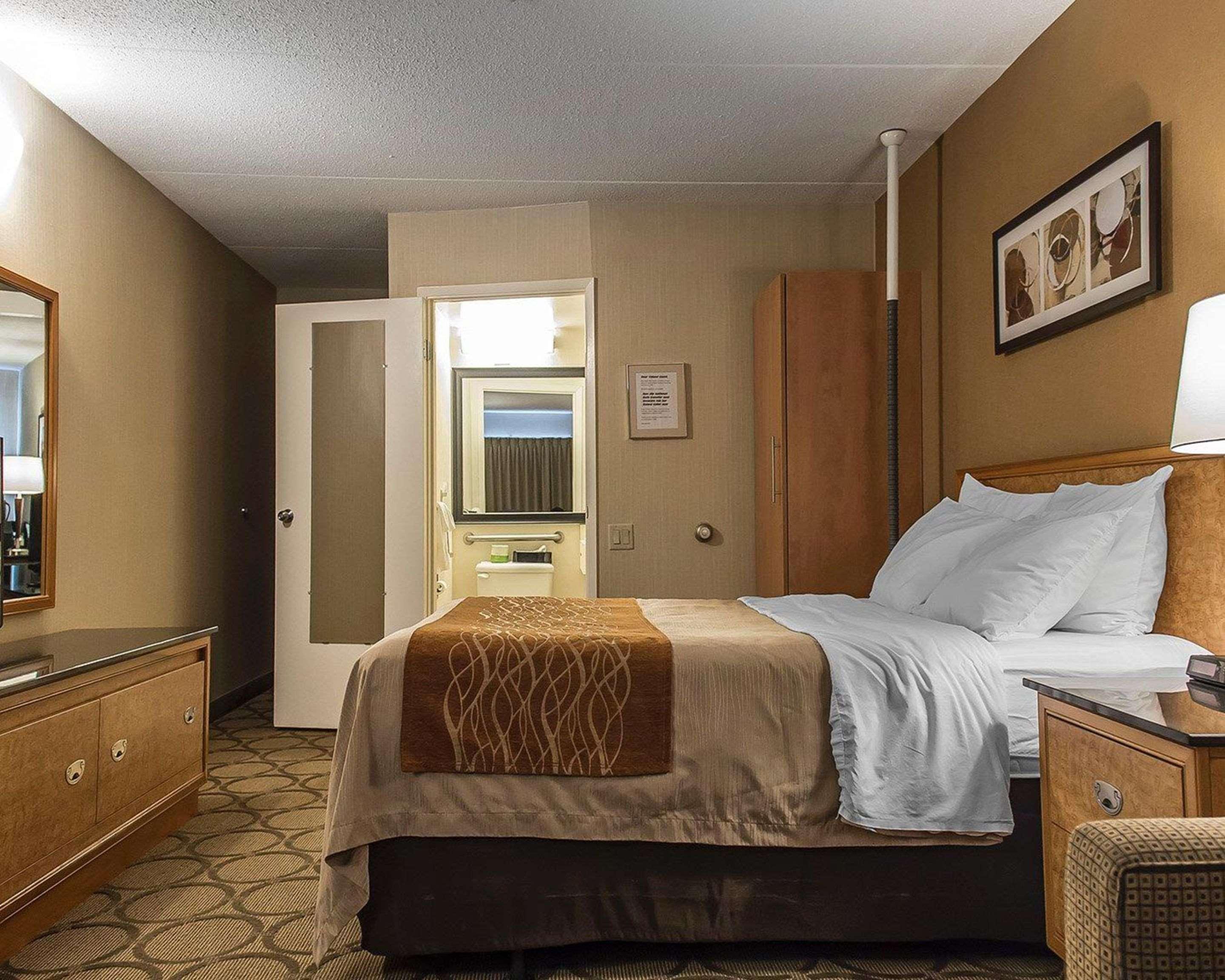 Comfort Inn Hwy 401 Kingston Zewnętrze zdjęcie