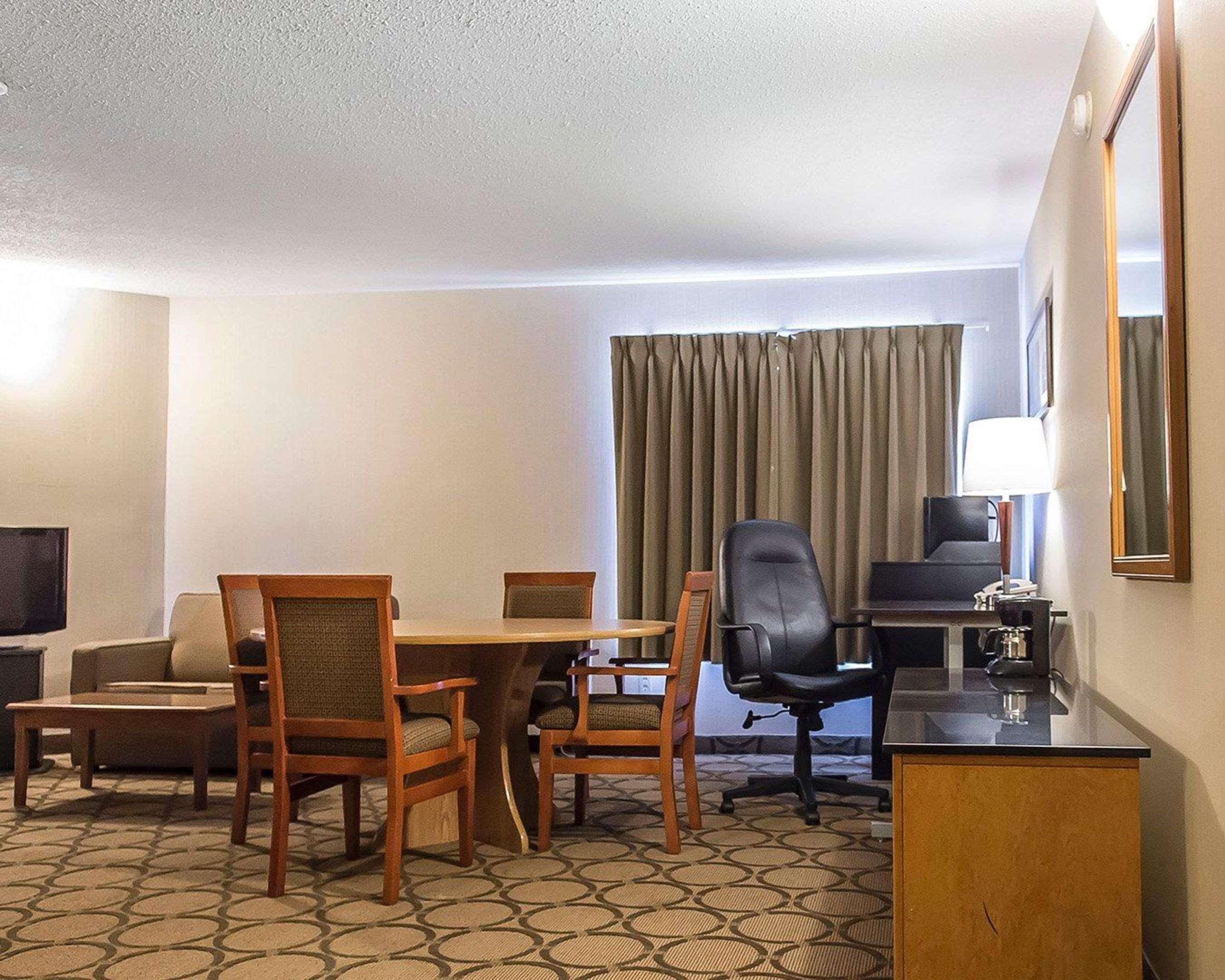 Comfort Inn Hwy 401 Kingston Zewnętrze zdjęcie