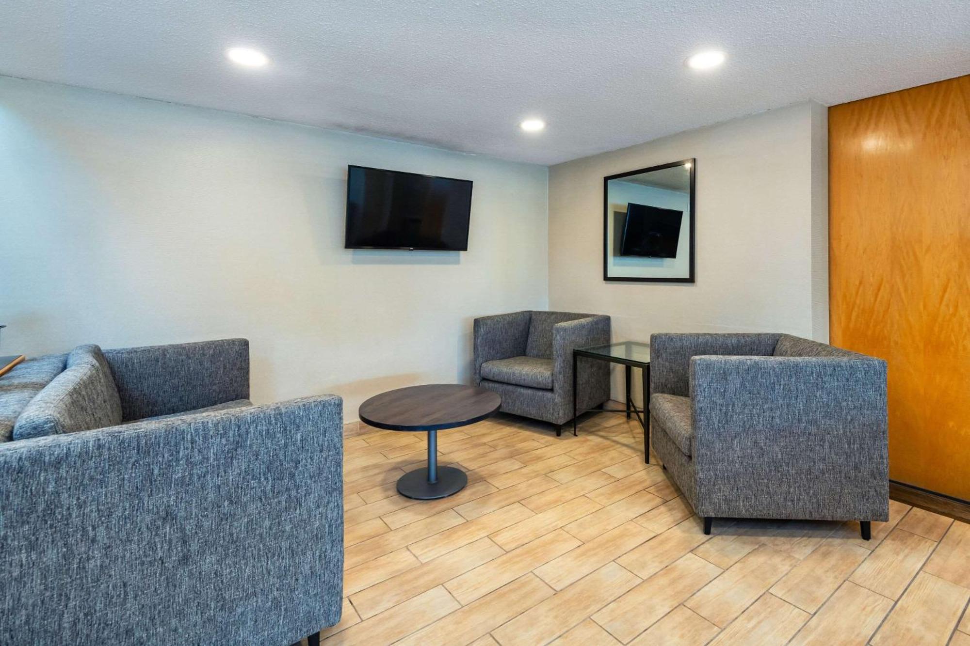 Comfort Inn Hwy 401 Kingston Zewnętrze zdjęcie