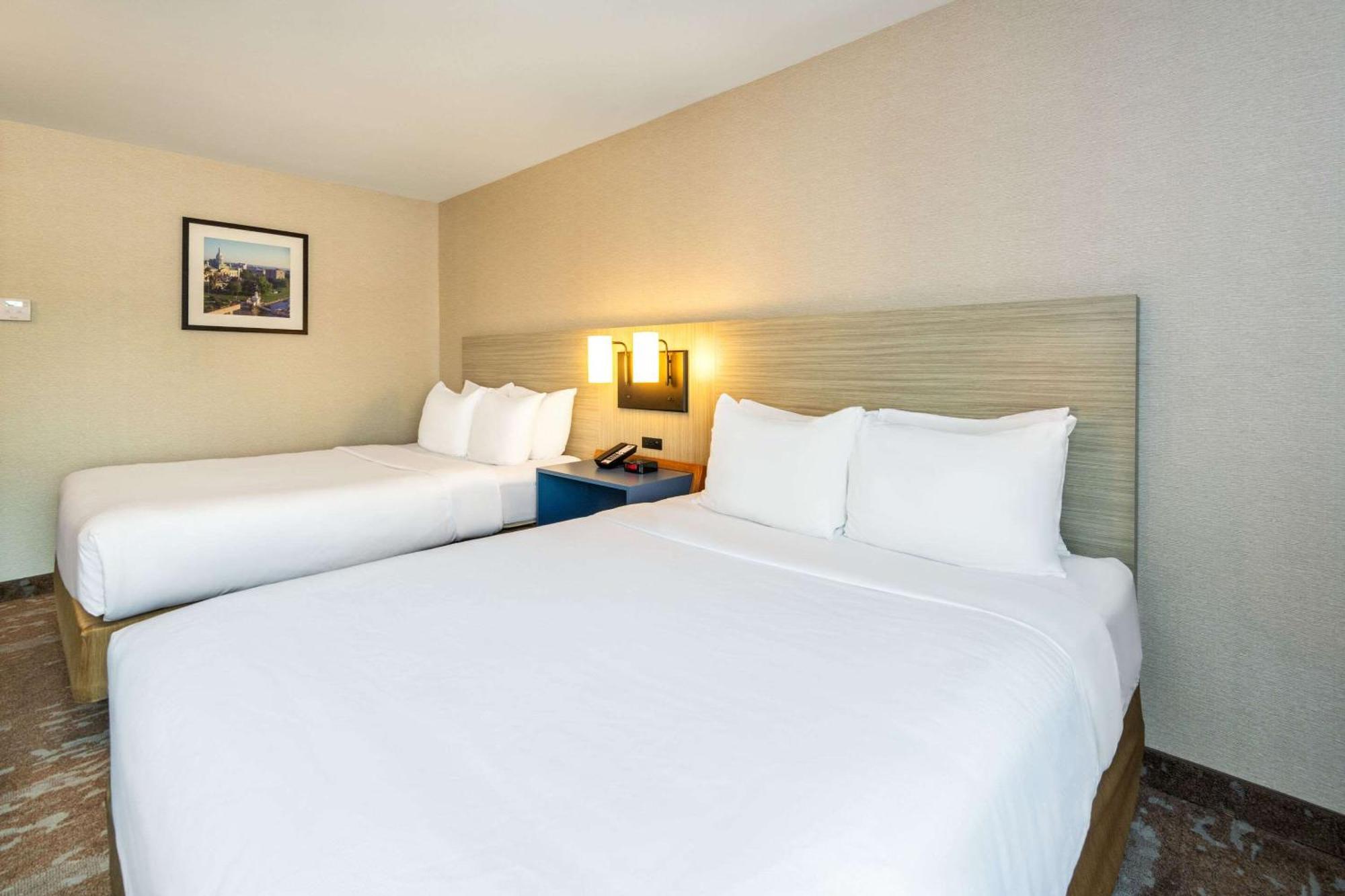 Comfort Inn Hwy 401 Kingston Zewnętrze zdjęcie